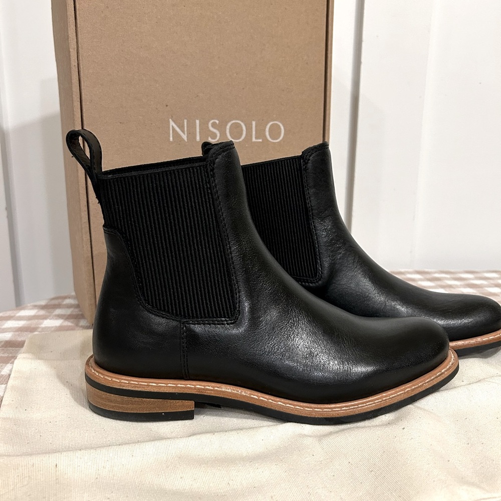 Nicole Carmen Chelsea Boot 6.5